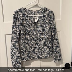 Abercrombie & Fitch Women's Floral Blouse - Black and White (slight blue tints)